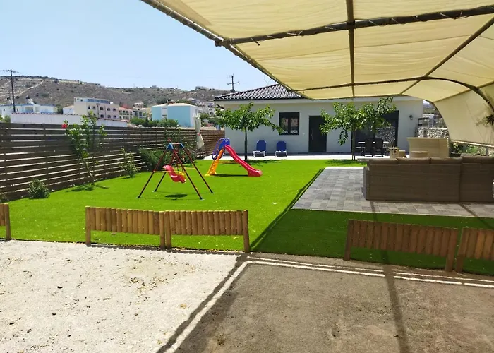 Tzoli Residence